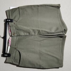 Jones Sport Shorts Womens Size 12 Olive Green Bermuda New